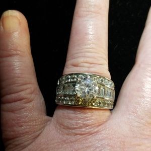 White gold plated and cz ring